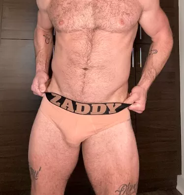 Get me hard n you'll see more... posted by Pete_Nash