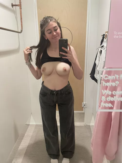 Guess I should probably find a top now 🙈 by stststututut