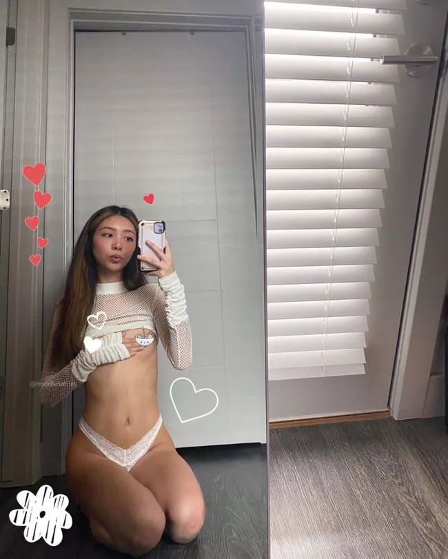 Heard you like crop tops & cute girls! posted by noodlesmile