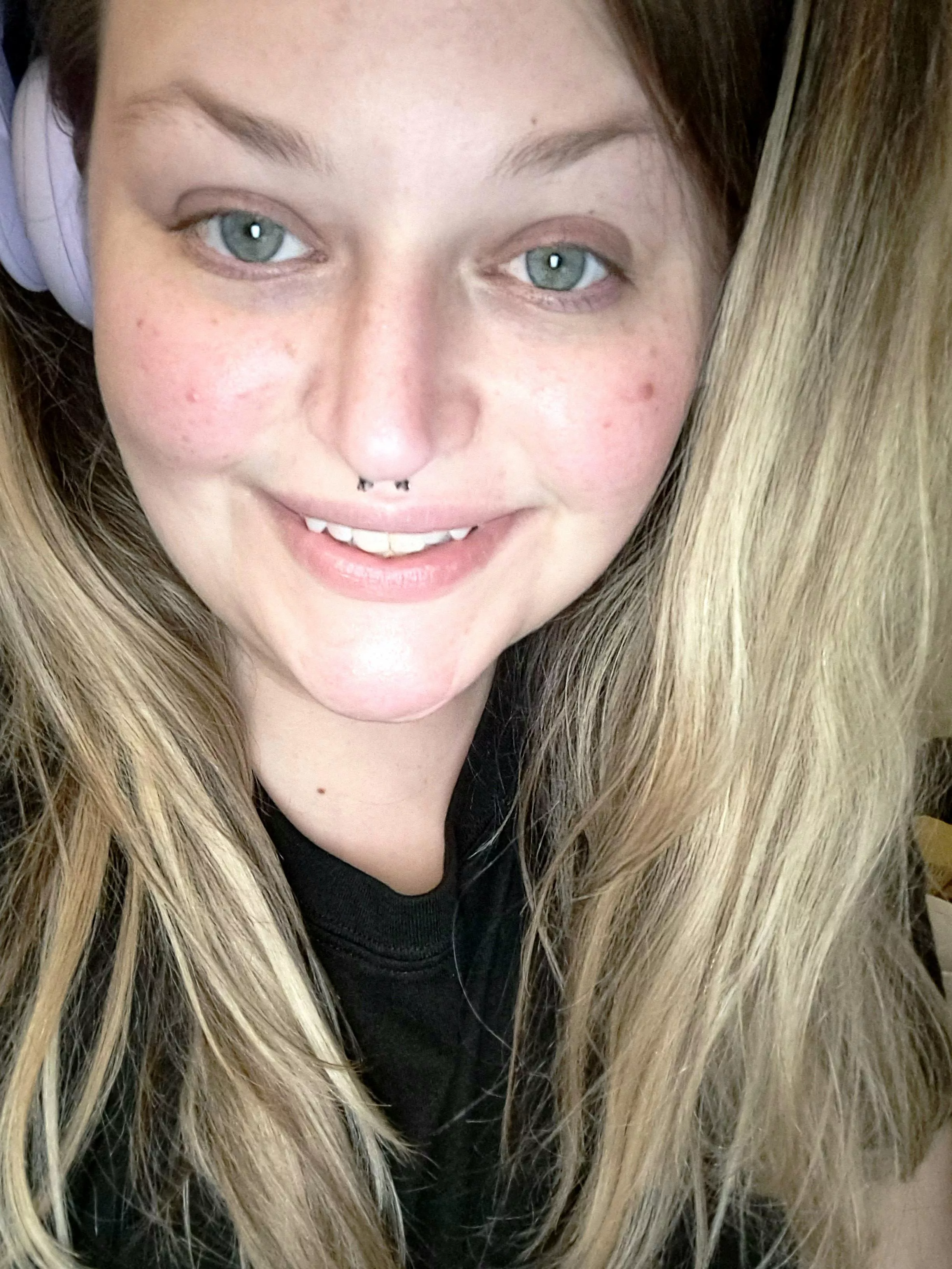 Hi there 🙂 posted by thickglitterpunkbish