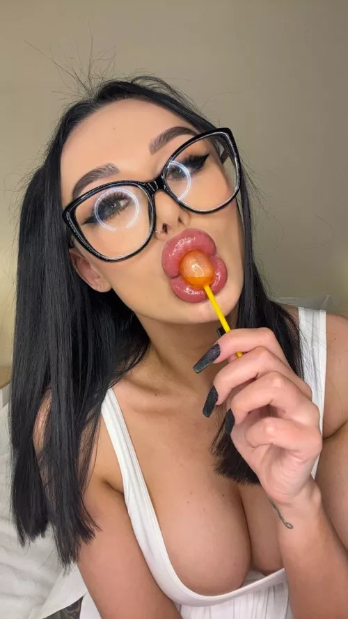 I love lick lollypops and… you know, other candy by Mia_murrX