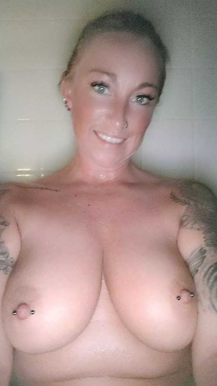 I’m in the bath waiting for you while he’s asleep posted by luckyclover87