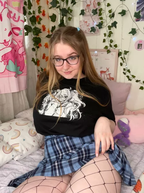It's time to show all the juicy and naughty things from busty girl with glasses by lovelygirlLisa
