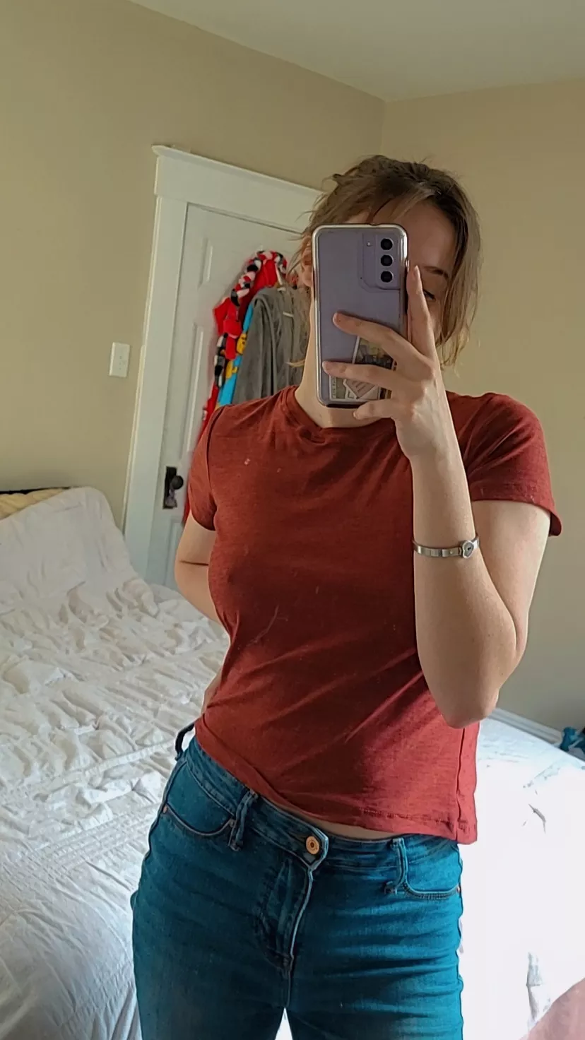 Just a little peak shhh posted by Sableheart7249