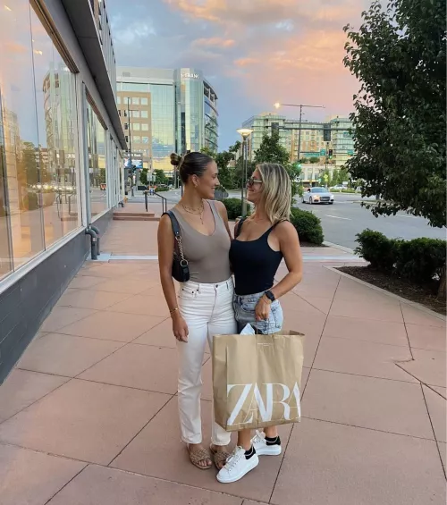 Left 👀 by snowbunlover