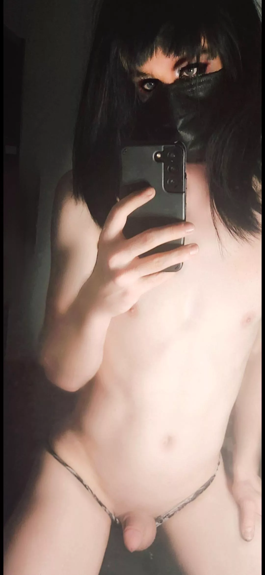 Life's funner as a night owl 😈 posted by temptashuns