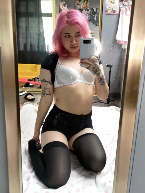 Little but cute :3 by RainbowValentine