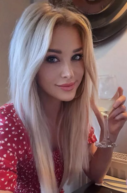 Lola Buk by davedaveodave