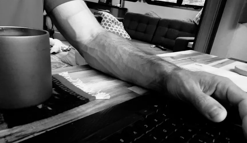 Longing for those light touches…its my sweet spot by JawaTHutt