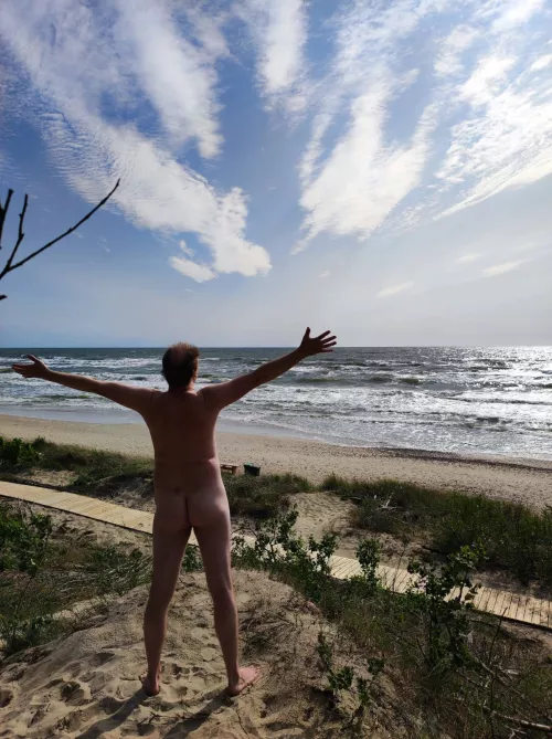 Lost my cap and got some tan. by Wooden-Jeweler9153