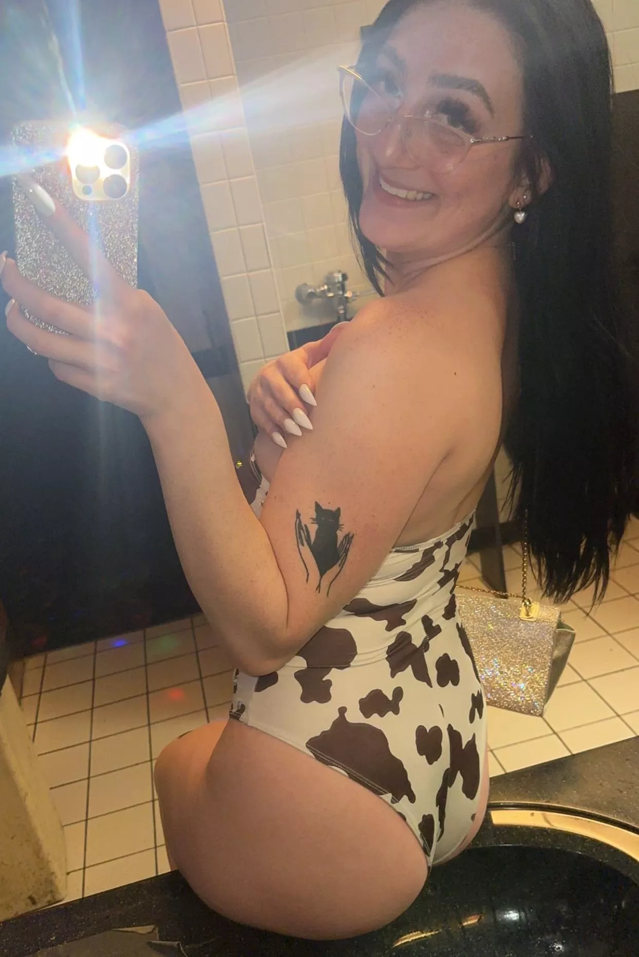 Make out with me in the bathroom😋 posted by itsmaterialbaby