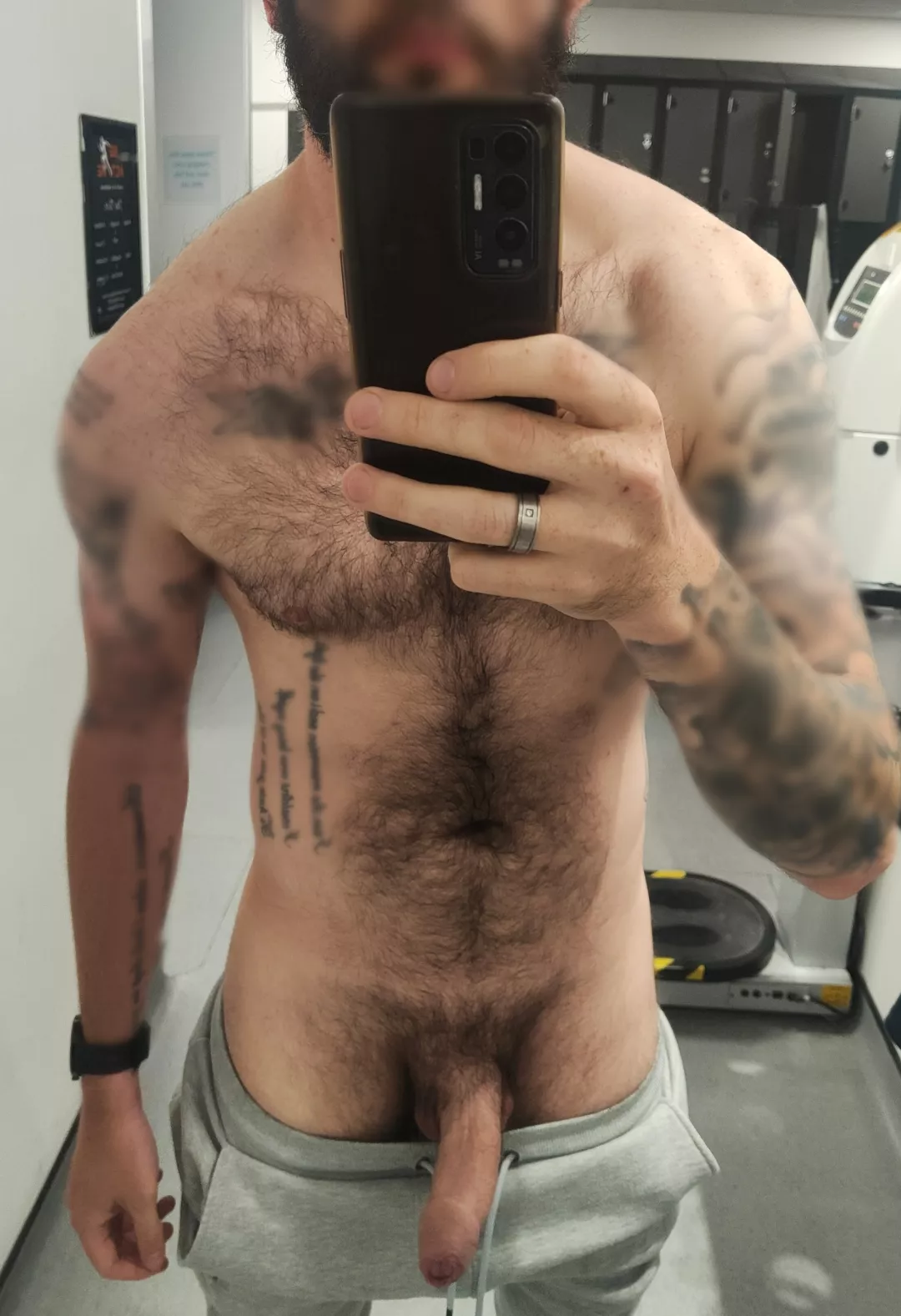 Meet me in the locker room posted by MrYdSc