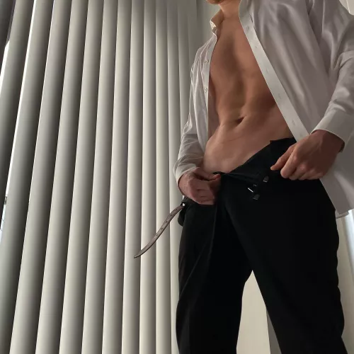 Office time by Gingreyyy