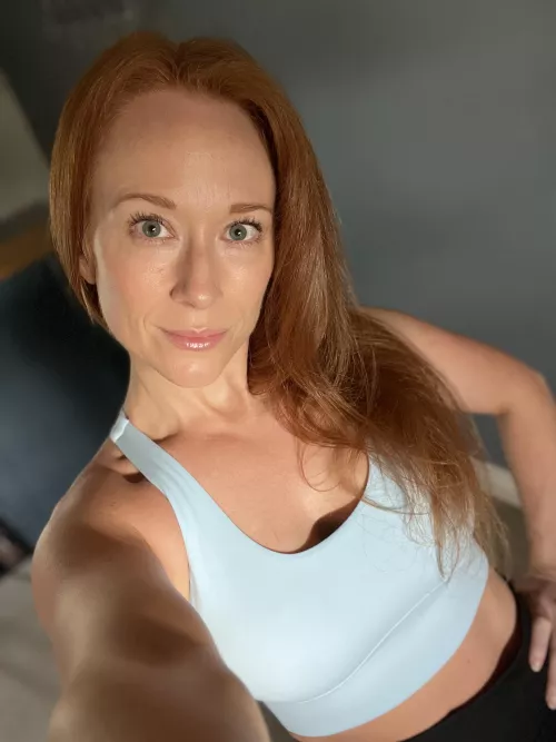 Pre-training selfie 💪🏼 by GingerPollyAnna8669