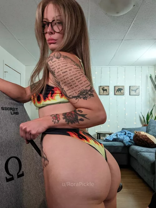 Red hot bikini on and I'm ready to turn up the heat. Waiting for you to dive in with me. (@RoraPickle) by RoraPickle