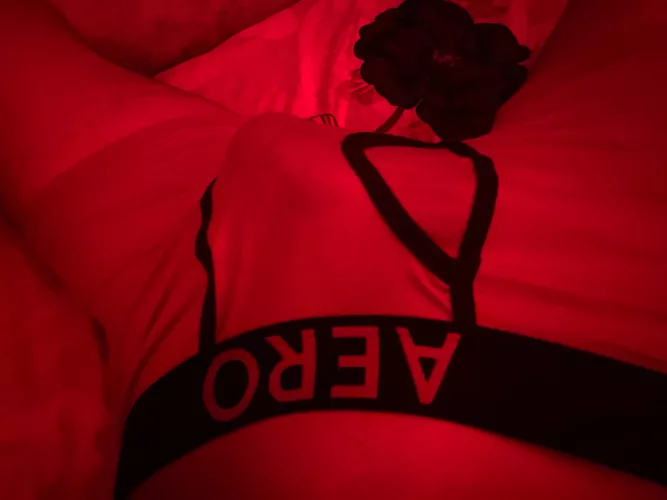 Red makes it look good by Crimzonreaper80