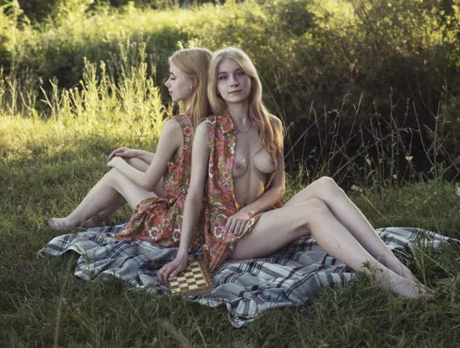 Sister's 🌻 by DubnitskiyDavid