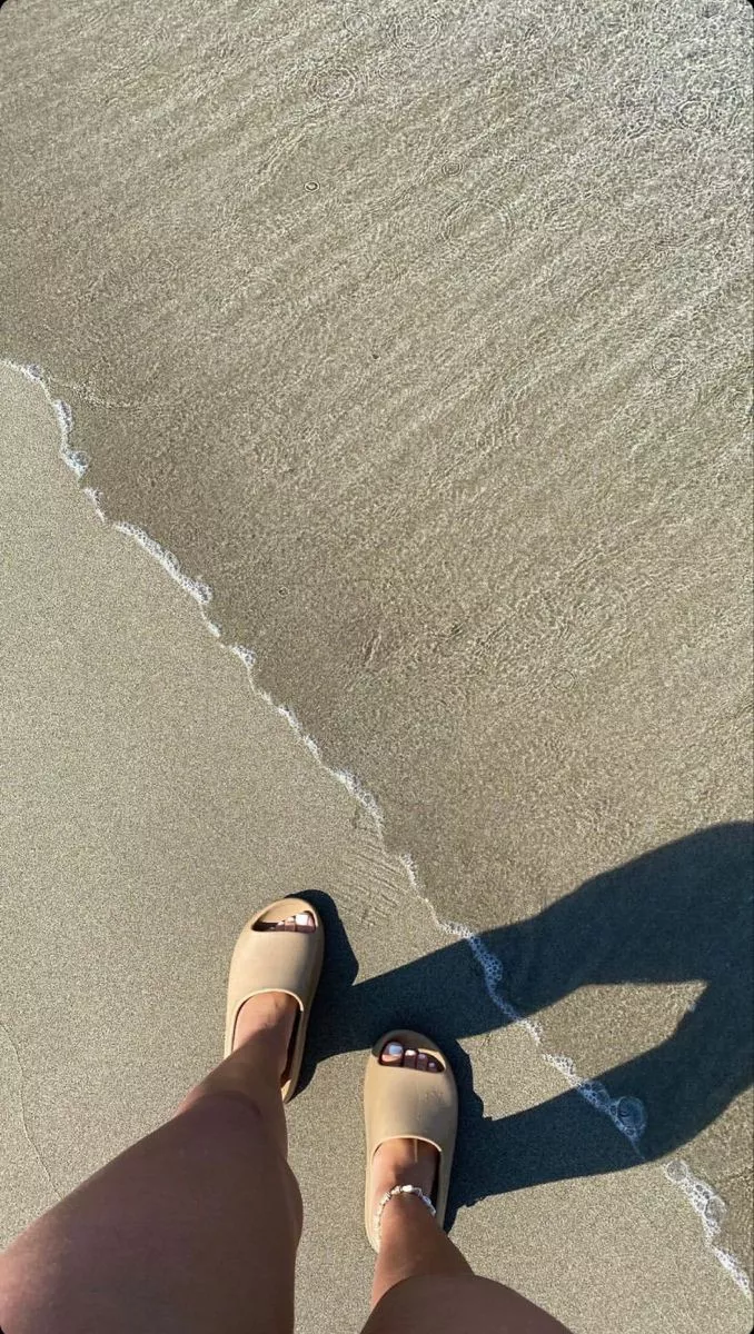 the beach is always a good option to think about things posted by greisy_zadu