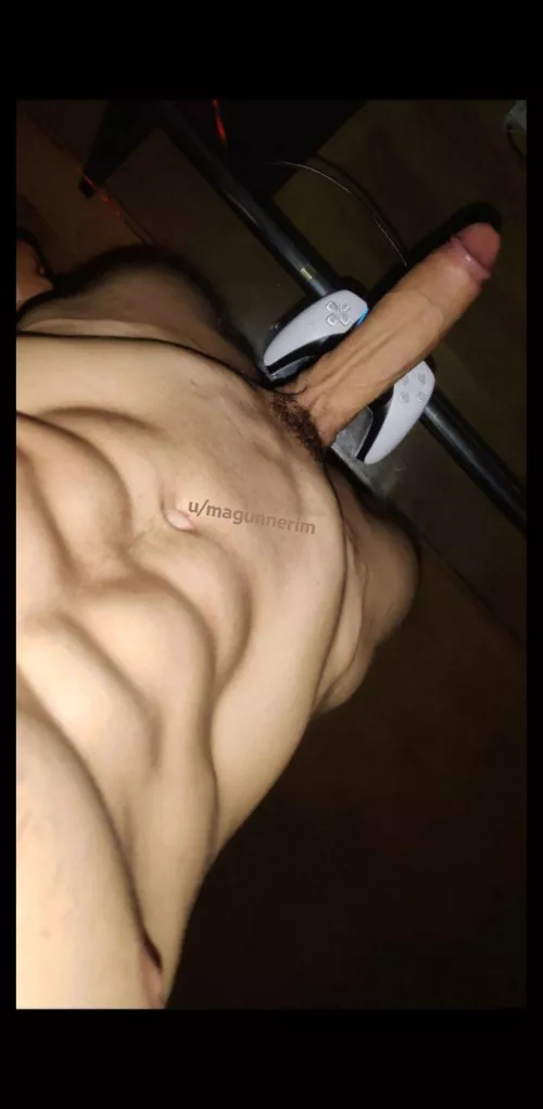 the controller suddenly looks so tiny.. who likes it thick and veiny? by magunnerim