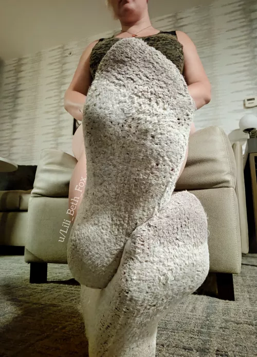 These smell awful 😂 Salt and vinegar chip sweaty and sour! [Selling] Your next pair is waiting! by Lili_Beth_Fox