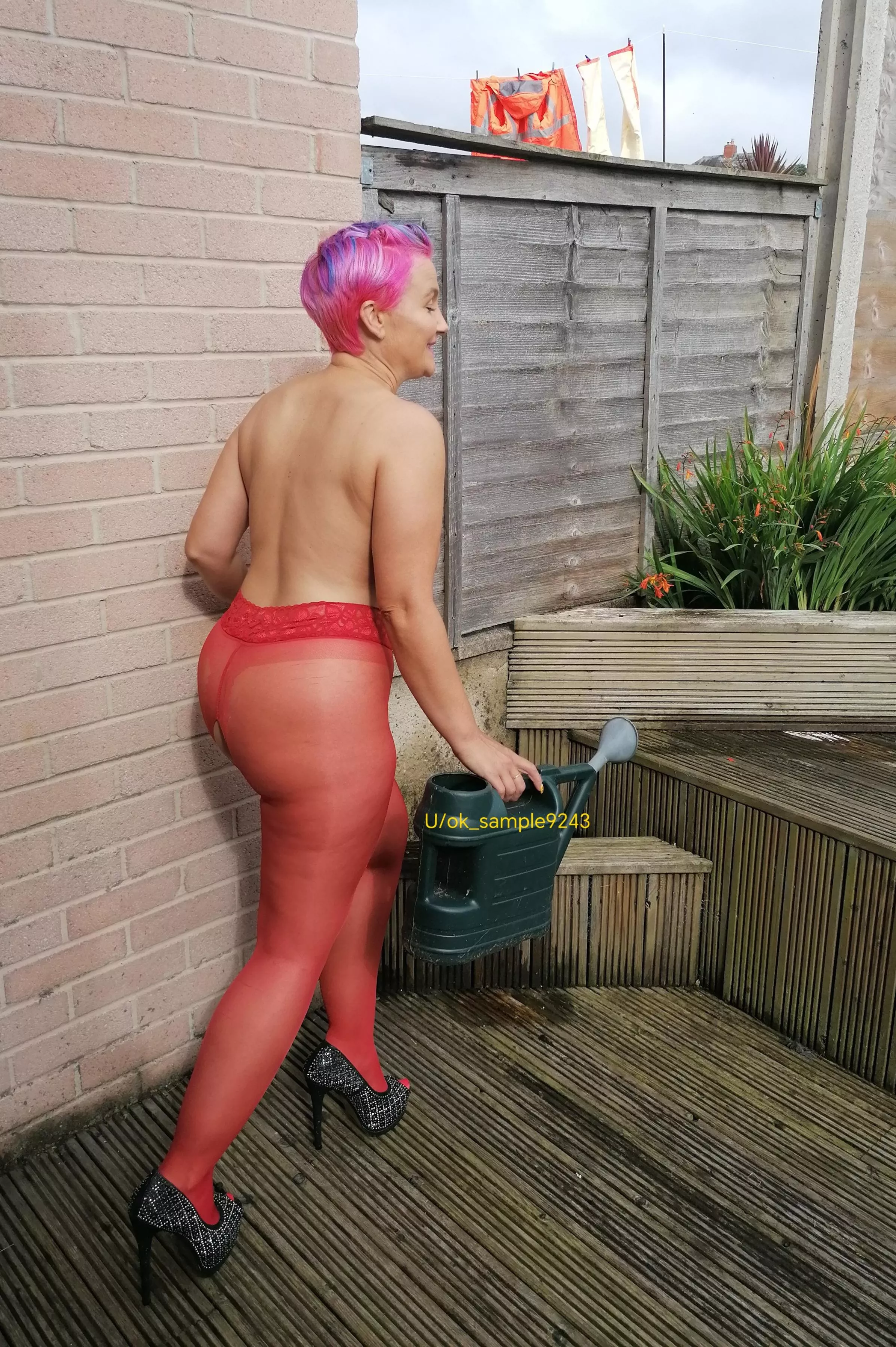 This is how we garden in the UK 💋😋🍑 41F 5ft tall posted by Ok_Sample9234