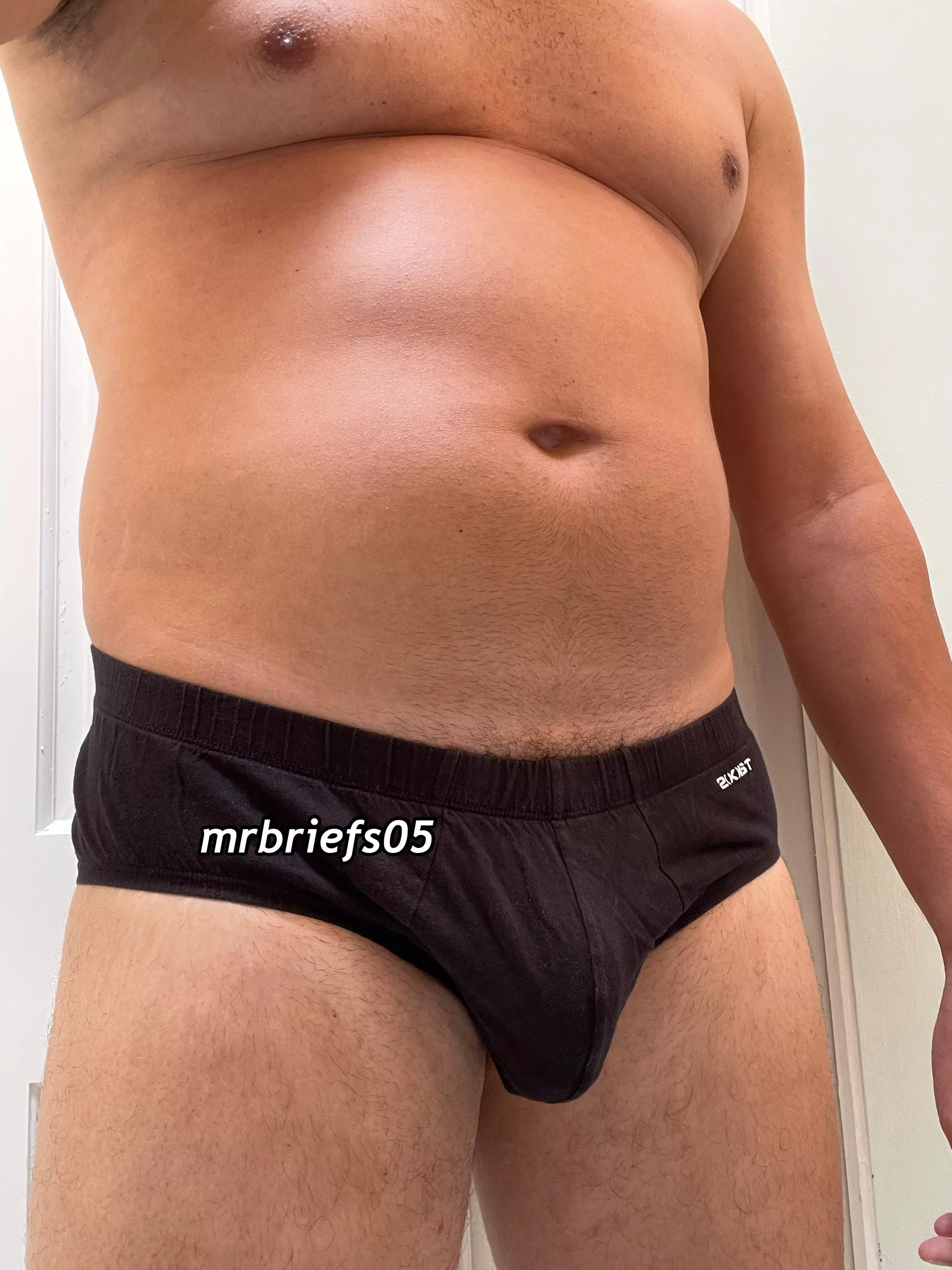 Time To Get Moving…🖤😊 Age 46 posted by mrbriefs05