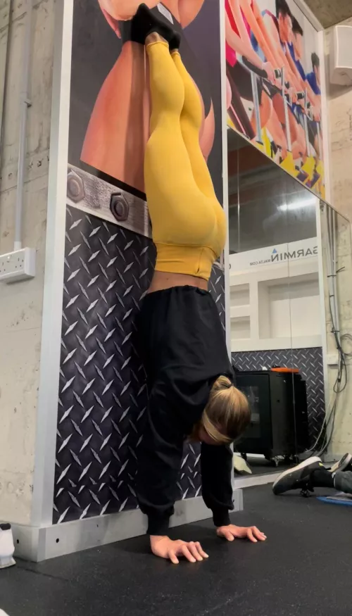 Upside down vibes 🤸‍♀️ by sagittarinaofficial