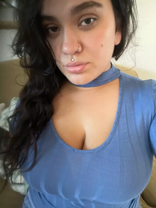 What do you guys think of this top :) by ChillVibezResale