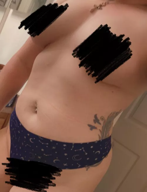 Whose thirsty for a thick milf? Links below by blondemama777