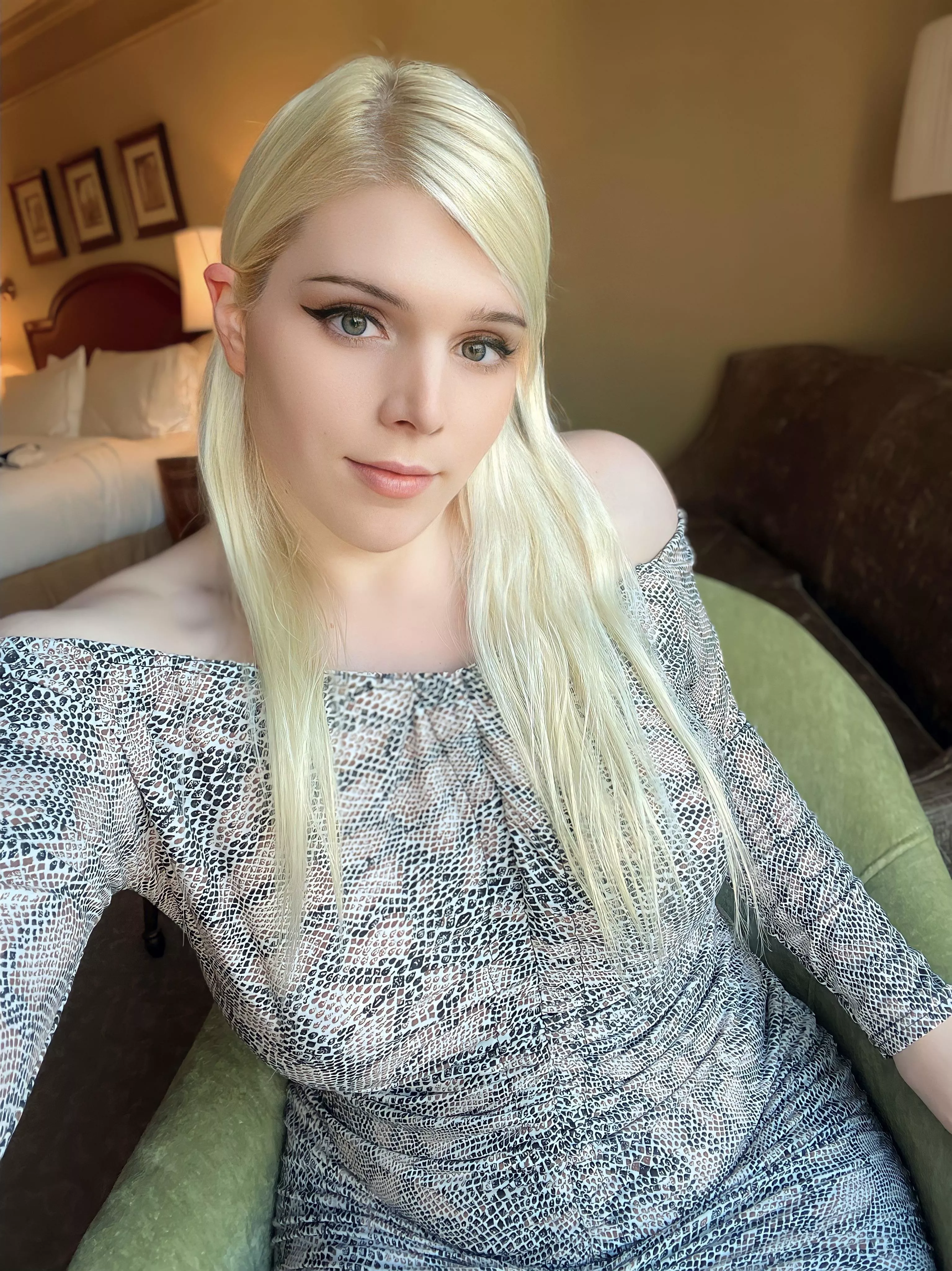 You’re finally up! Good morning from this chubby femboy 🥰 posted by amandaraesfw