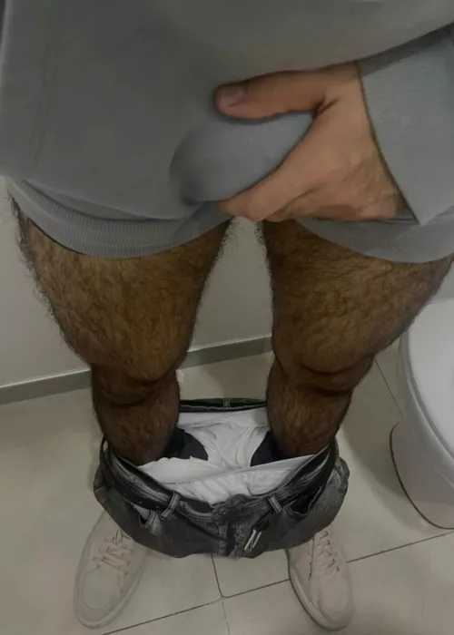 28 looking for hairy vers guys, hairy myself no chubs. Snap: hothorny6014 by Ashamed_Magician_734