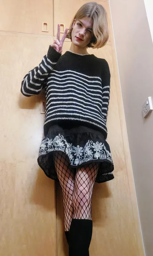 am i cuuuute (please say yes) by maeblxssom