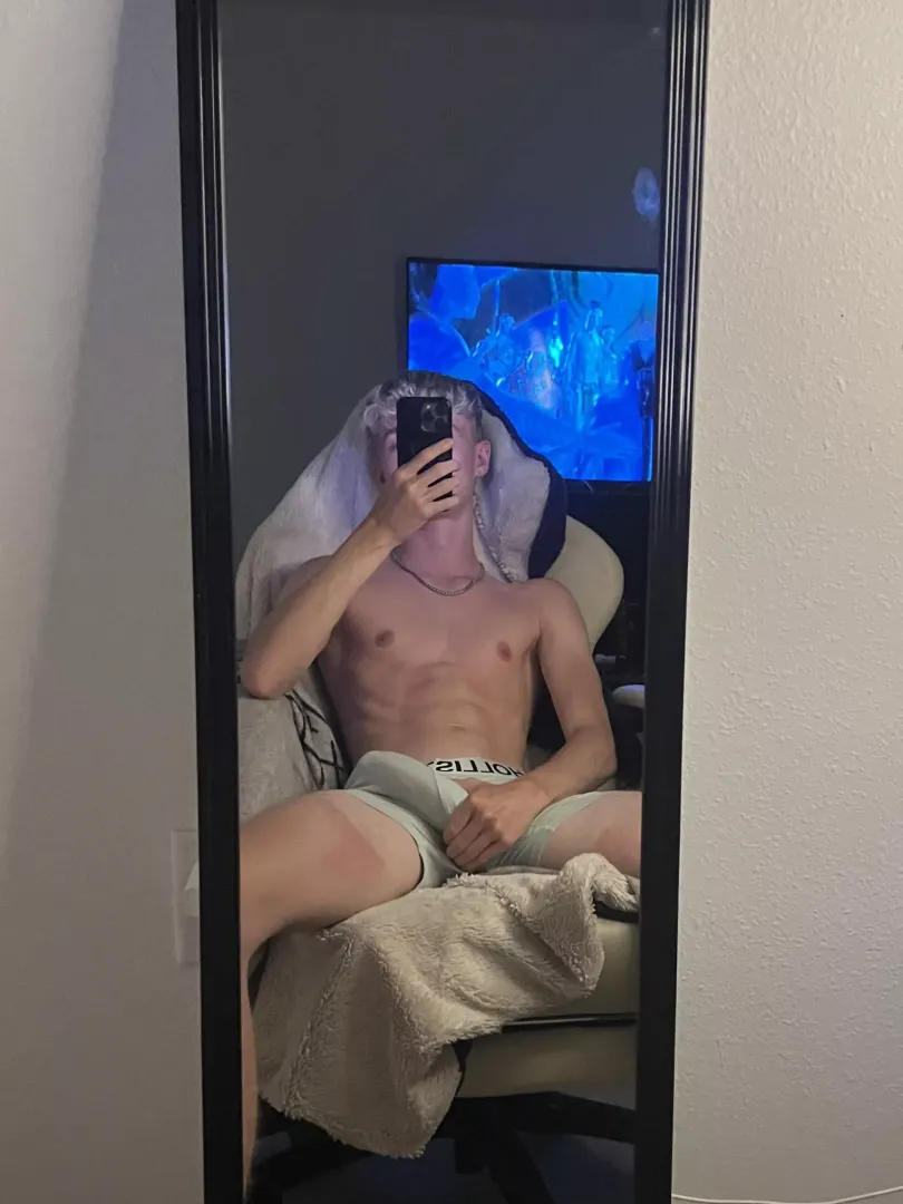 Come give me a hand posted by Expensive_Artist_402