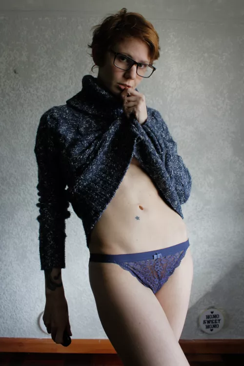 Do I pull off sexy, androgynous librarian? by stretchykitten