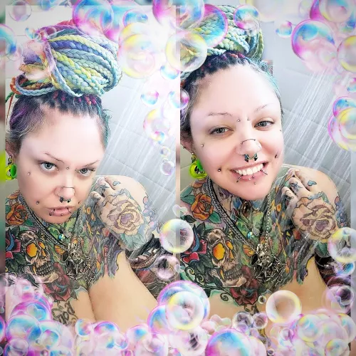 Got some new camera gear so I can get some cool new angles for spicy shower and bath time! 😘😘 by SpicyDeathBySkittles