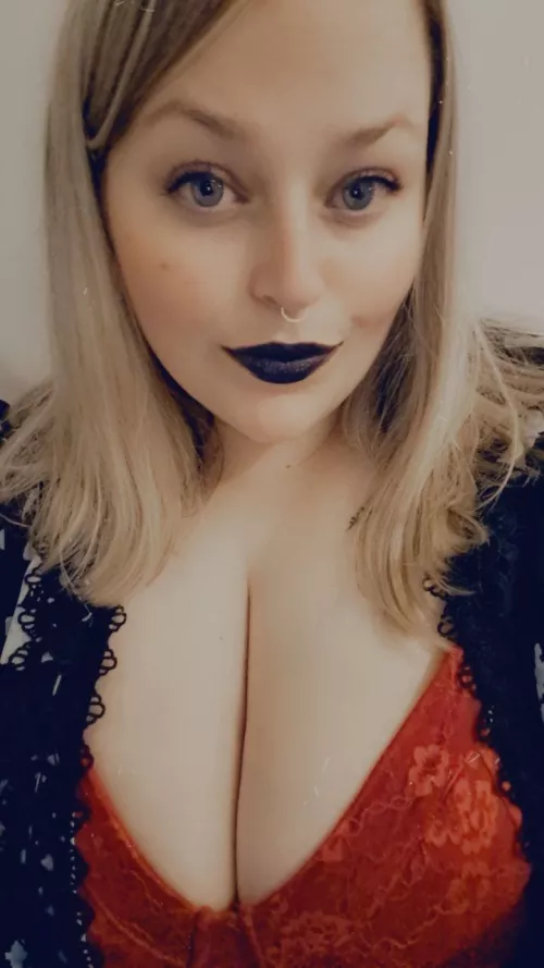 Happy Friday 💋 by thickglitterpunkbish