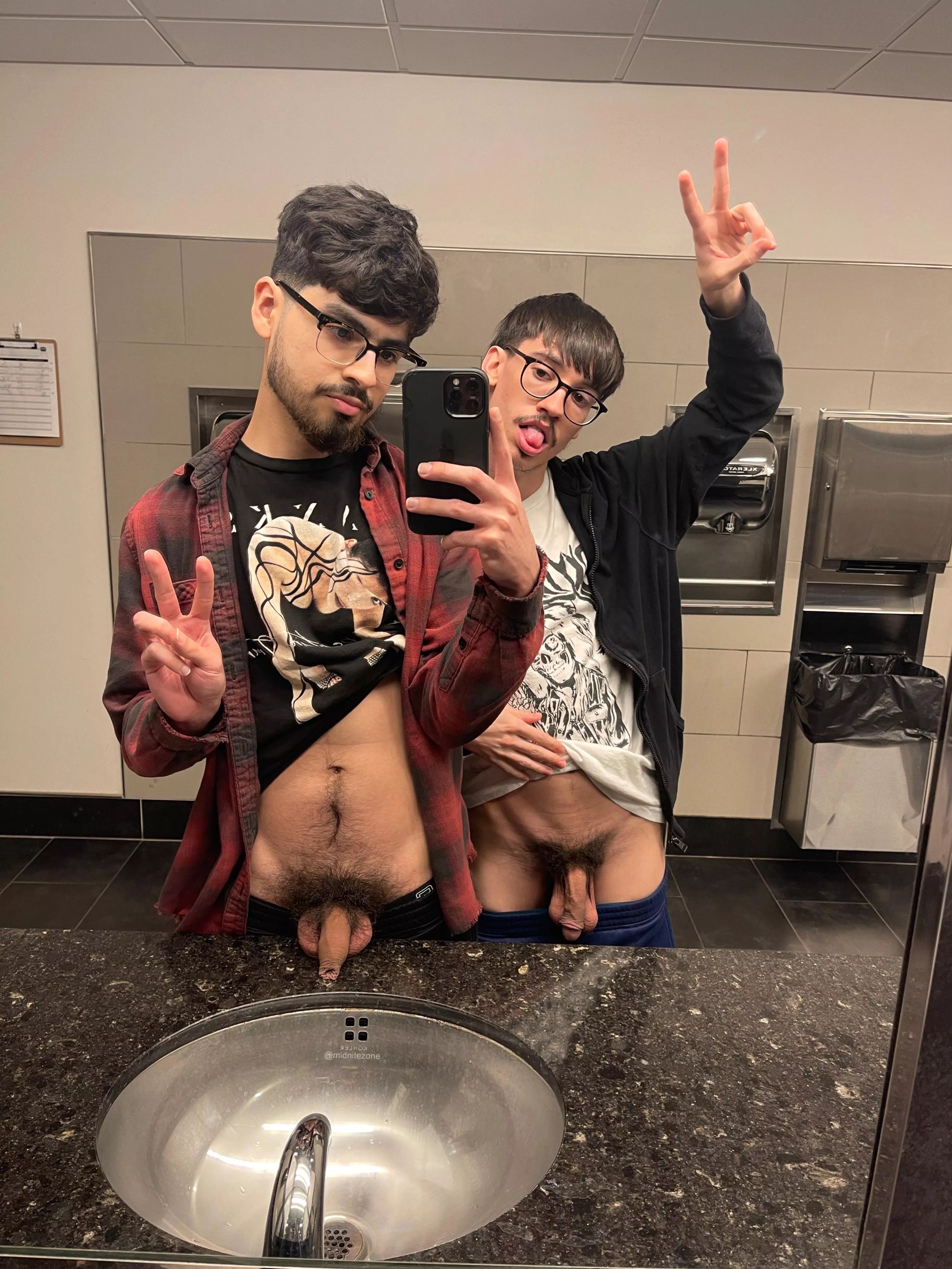 How’s it hangin’? posted by midnite_zone