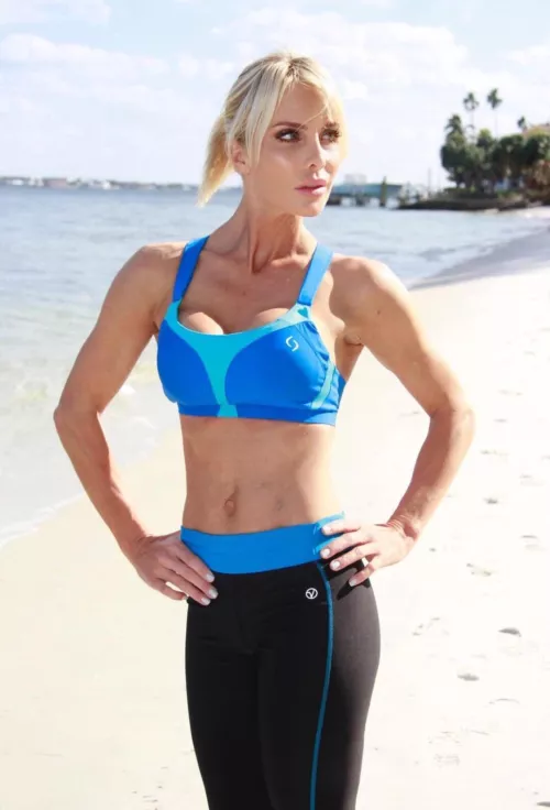 Keeping it tight on the beach by kimboslice-23