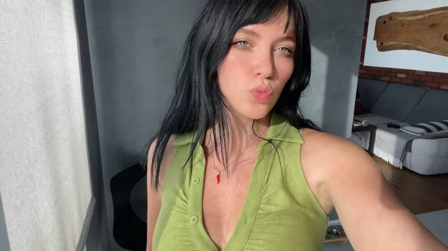 kisses to all of you💋 by NecessaryFollowing94