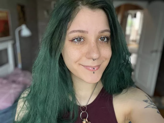 My body misses your hands by mona_pale