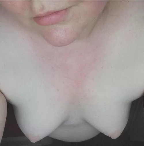 My chest flushes when I'm nervous 💗 by CaptainCellulose