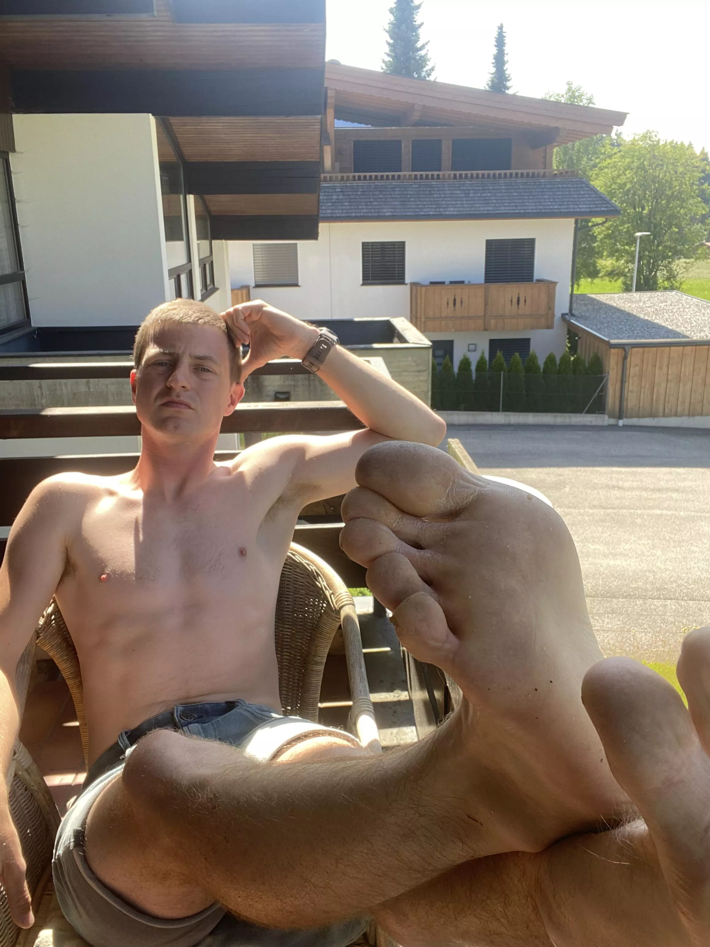 26 massage my feet first before you can smell my pits posted by Fluid_Appointment_23