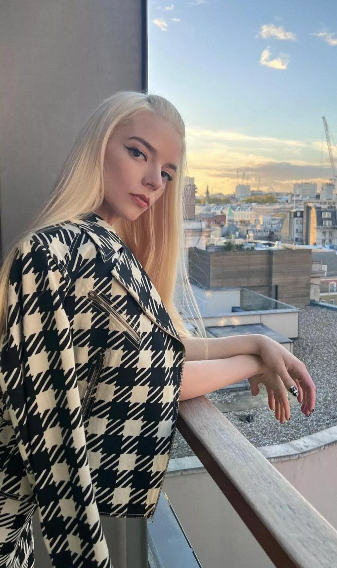 Anya Taylor-Joy posted by James007BondUK