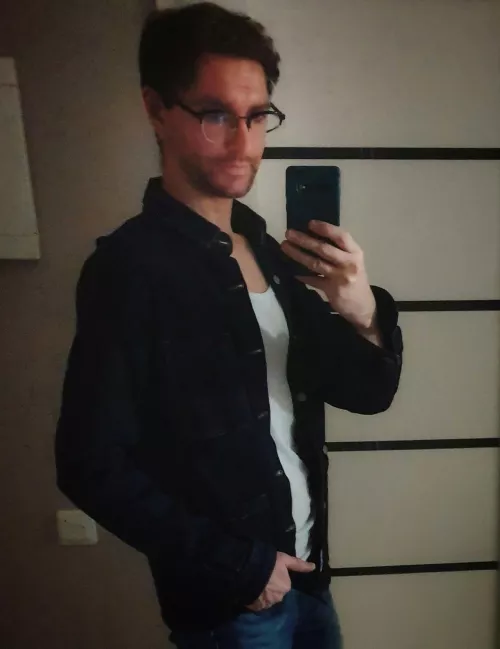 Are you having a nice weekend, bros? by a4h_throwaway