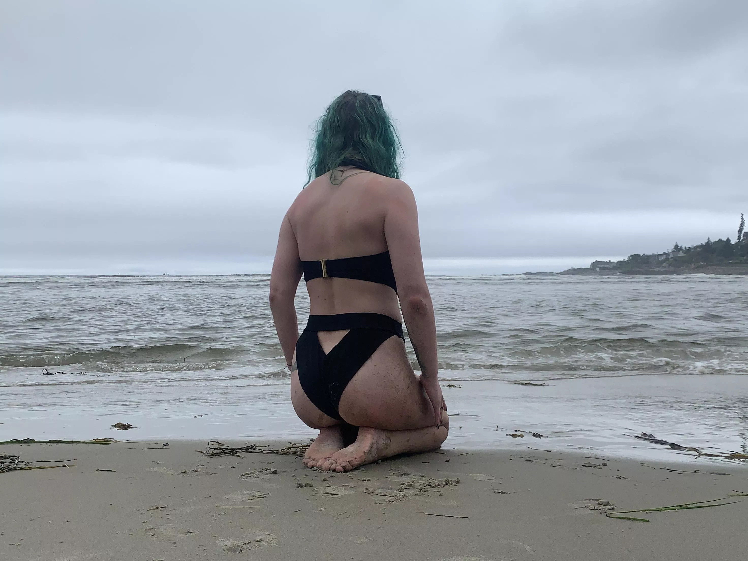 Booty out on the beach posted by sirenskiss3