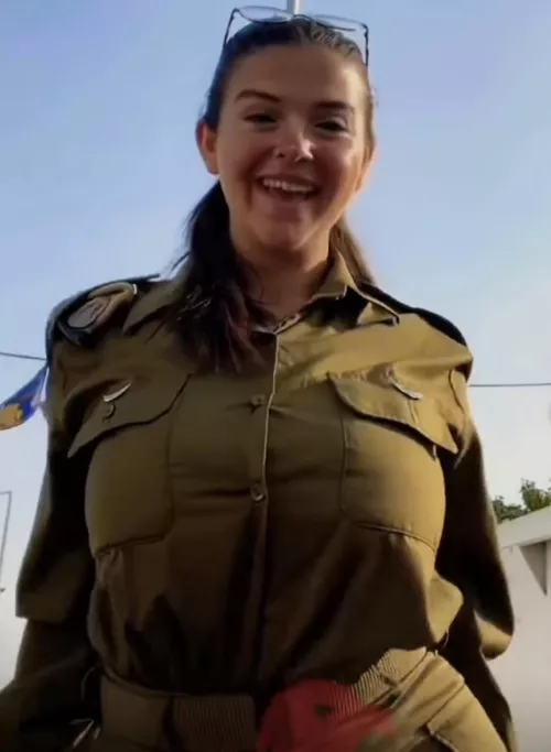 Busty security by sunnygaur14