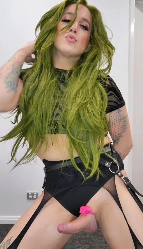 Drop to your knees and open your mouth 😈 by BrookeSpearz