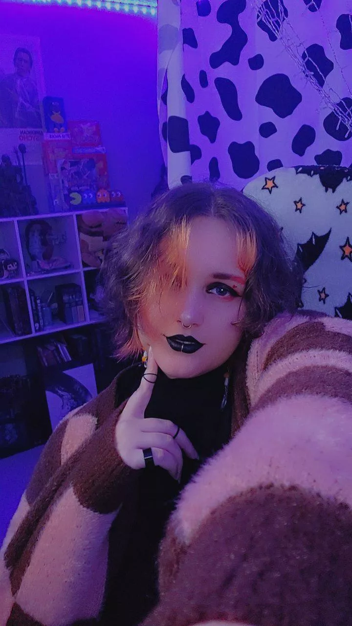 First Impressions? posted by Sourrmxlk