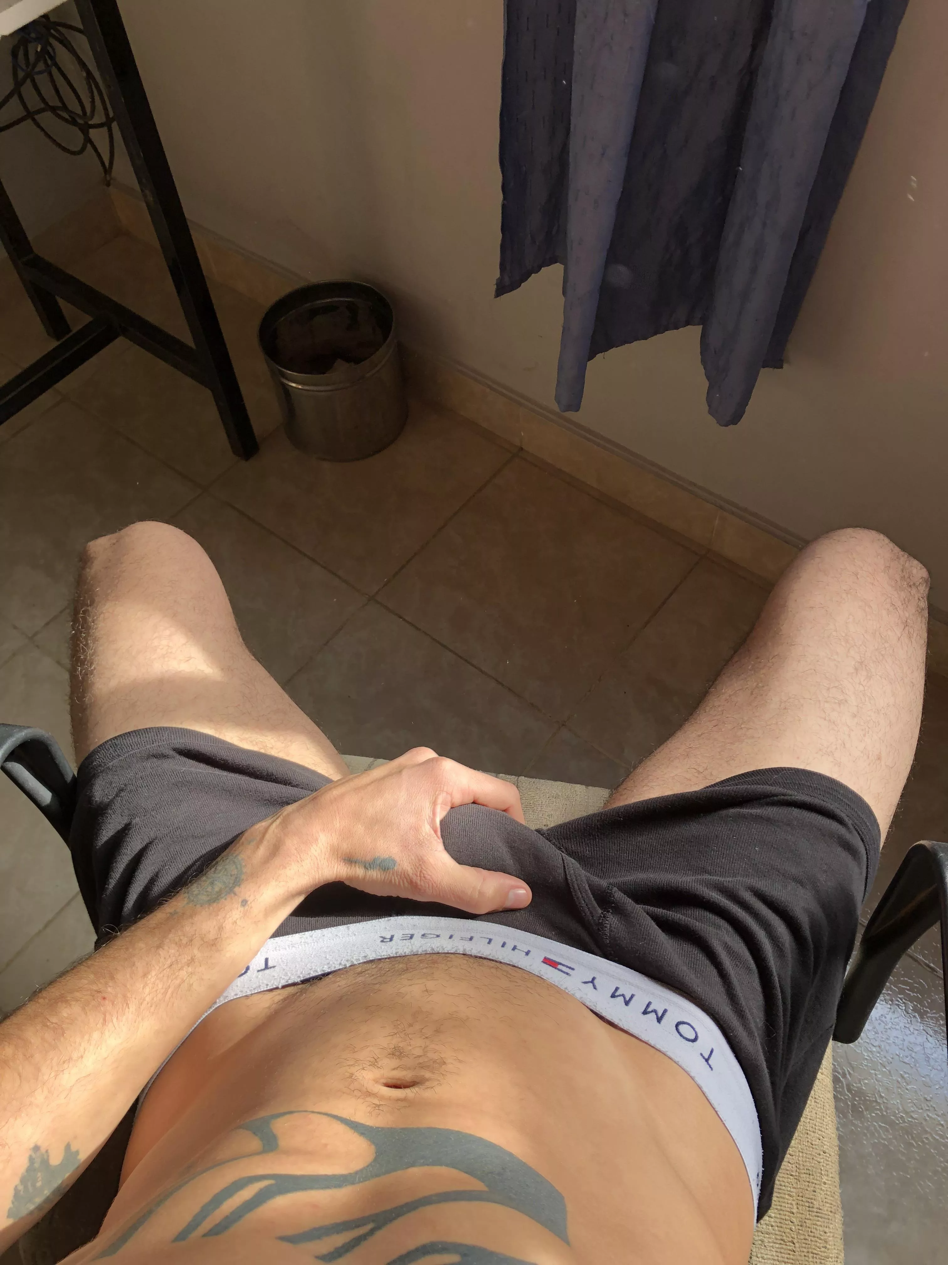 Hi :) posted by fardamn