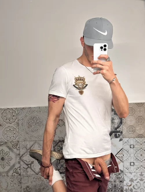 Hi there 🤍 by MessyTop23